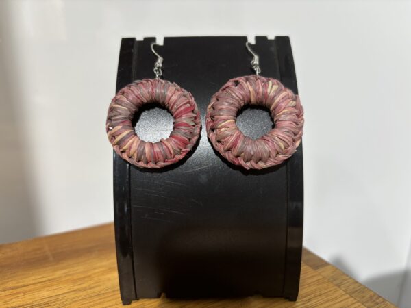 Small pink woven earrings